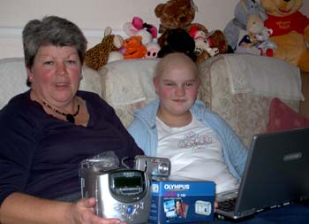 Hannah and her mum